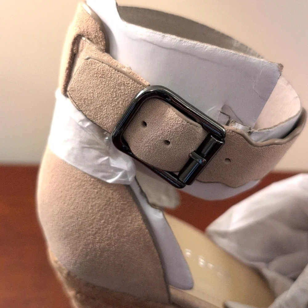 SALE🎉 Marc Fisher Haya Scalloped Ankle Strap Espadrille Wedge - Picture 4 of 9
